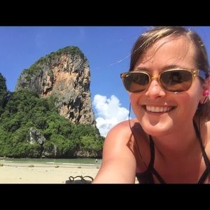 Meet your Posher, Lainy